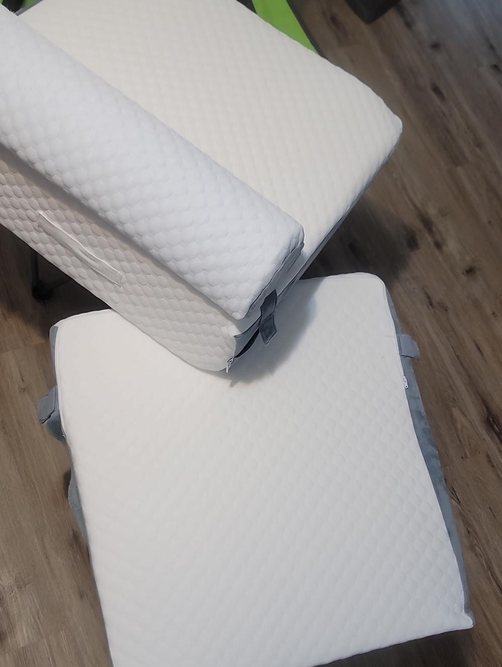 3 Piece White Memory Foam Wedge Pillow - Support Cushions